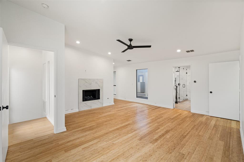 Dwelling At Munger Condos - Residential