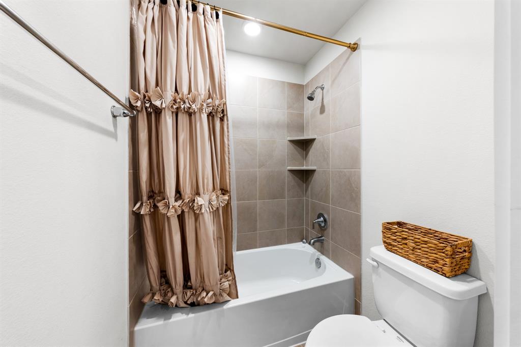 Ambergrove Whiteside Village - Residential