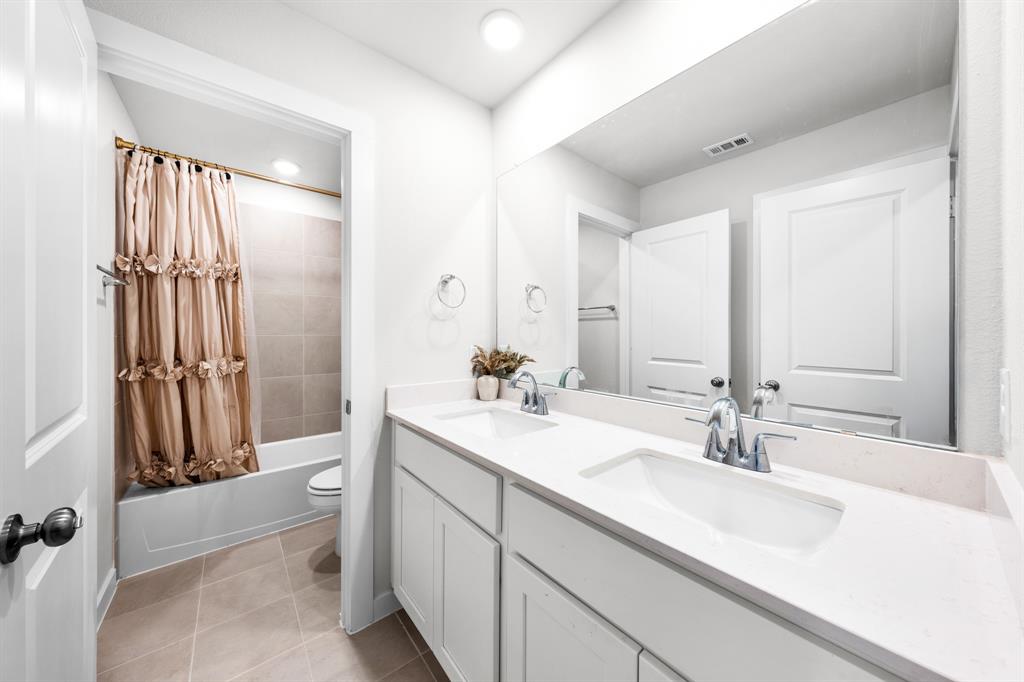 Ambergrove Whiteside Village - Residential