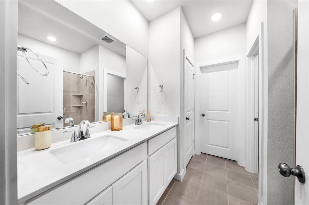 Ambergrove Whiteside Village - Residential