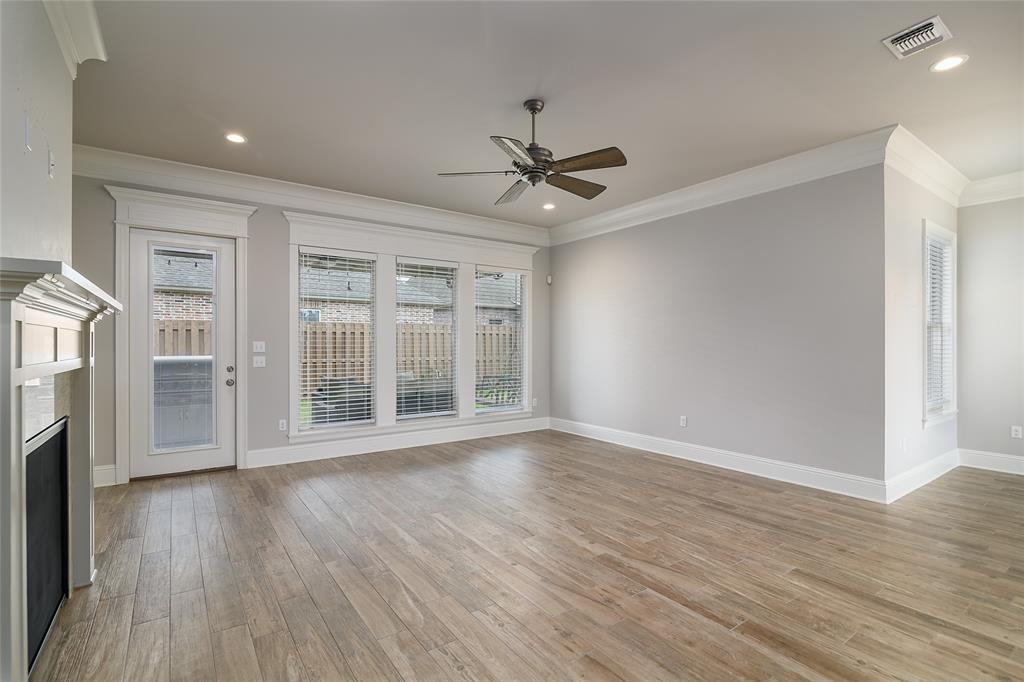 Twelve Oaks - Residential