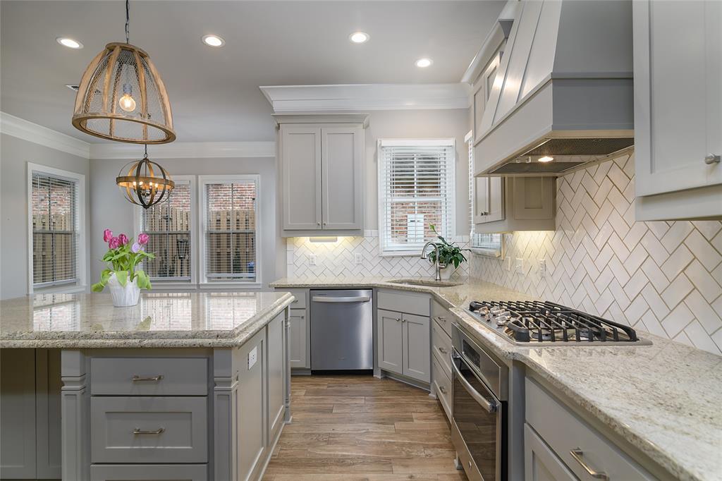 Twelve Oaks - Residential