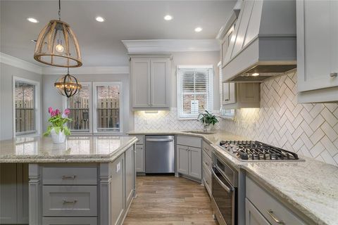 Tiny photo for 825 Galvez Avenue, Shreveport, LA 71115 (MLS # 21197765)