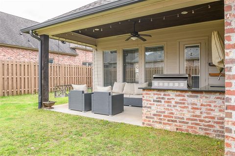 Tiny photo for 825 Galvez Avenue, Shreveport, LA 71115 (MLS # 21197765)