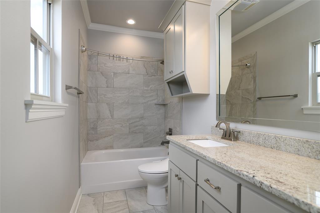 Twelve Oaks - Residential