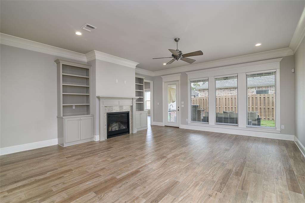 Twelve Oaks - Residential