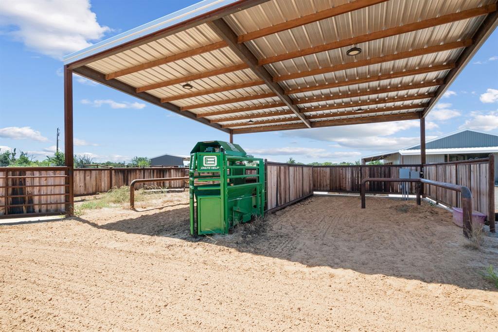 9815 County Road 401 40
