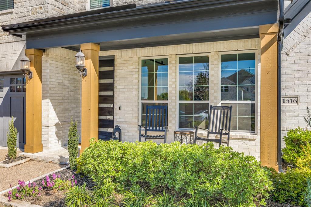 1516 Portico Place