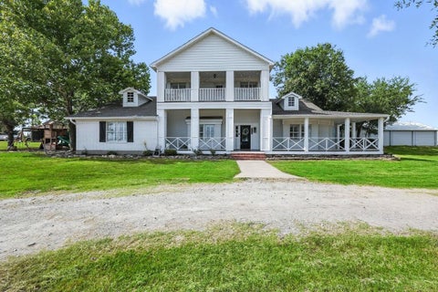 Photo of 185 Quail Run Court, Decatur, TX 76234 (MLS # 21401923)