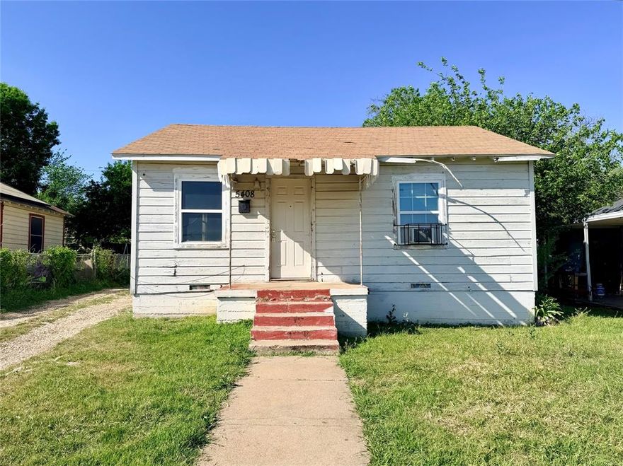 Prime investment opportunity in the Harlem Hills Addition. This 2-bedroom, 1-bathroom property is a true diamond in the rough looking for a new owner to unlock its full potential. Ideal for a fix-and-flip or a buy-and-hold strategy. Strong rental area with high demand. The structure is sound, offering a straightforward renovation project to modernize the interior. Sold strictly AS-IS. Seller will make no repairs. Cash offers only. 
Act fast, this project won't last long.