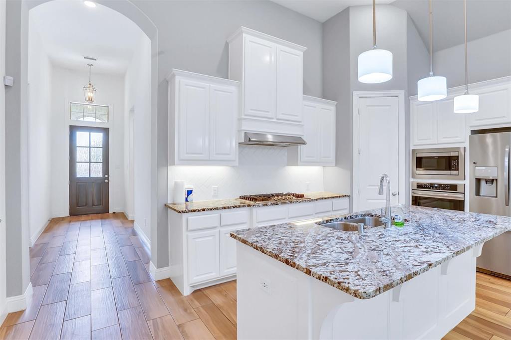 6108 Strada Cove
