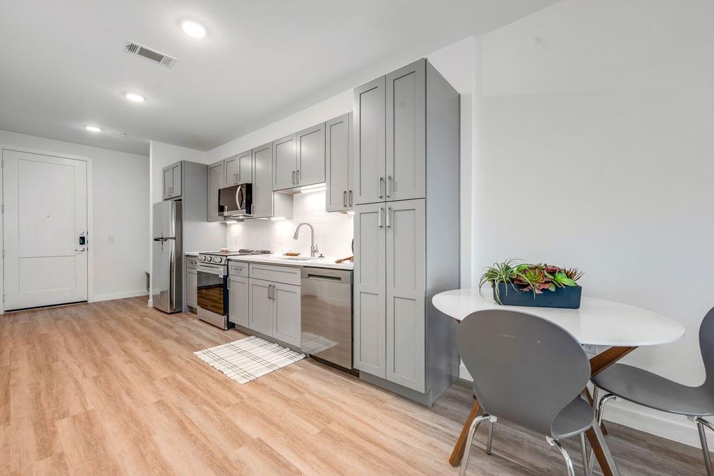 Hoods J T - Residential Lease