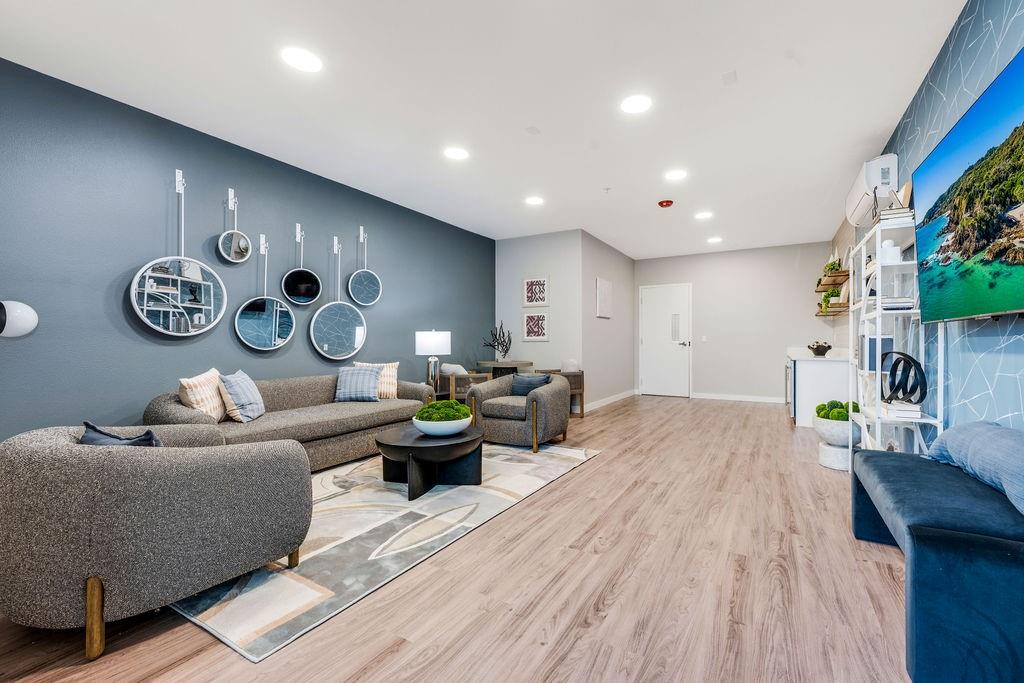 Hoods J T - Residential Lease