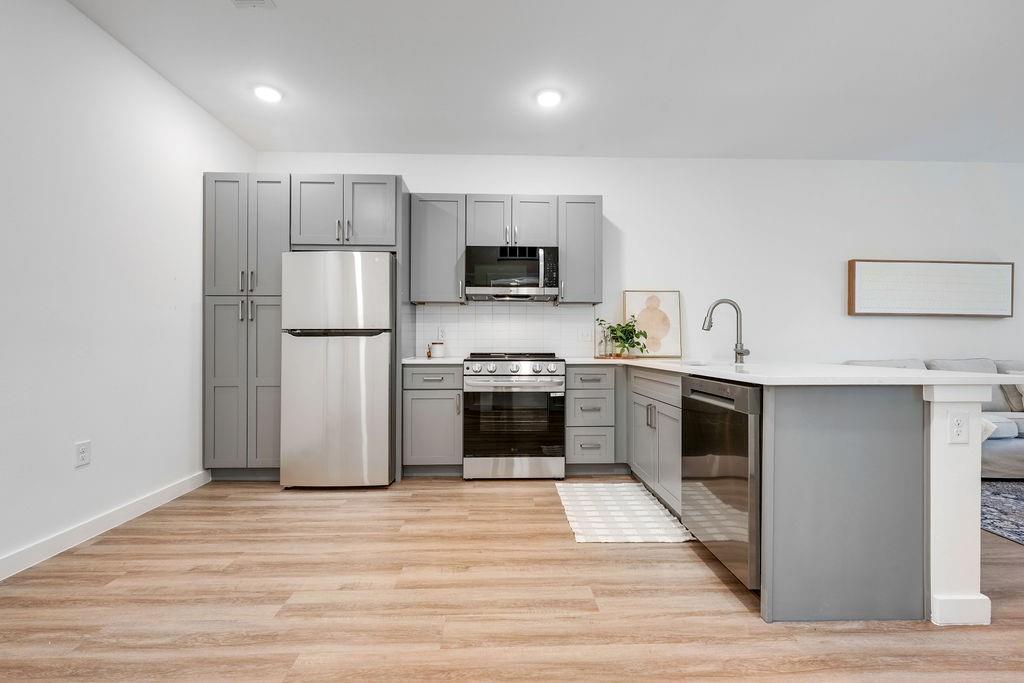 Hoods J T - Residential Lease