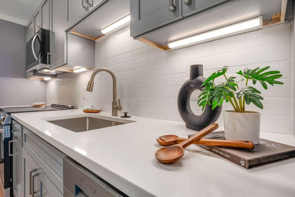 Hoods J T - Residential Lease