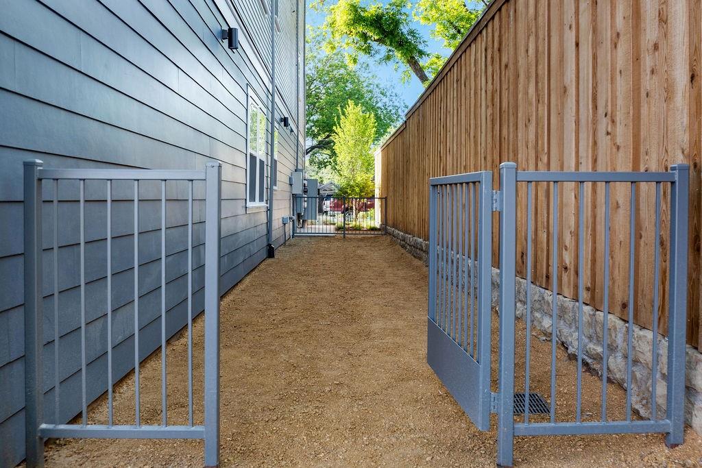 Hoods J T - Residential Lease