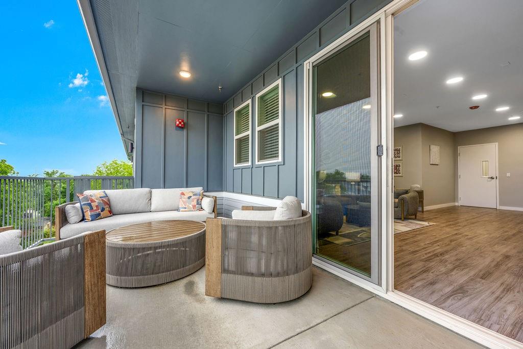 Hoods J T - Residential Lease