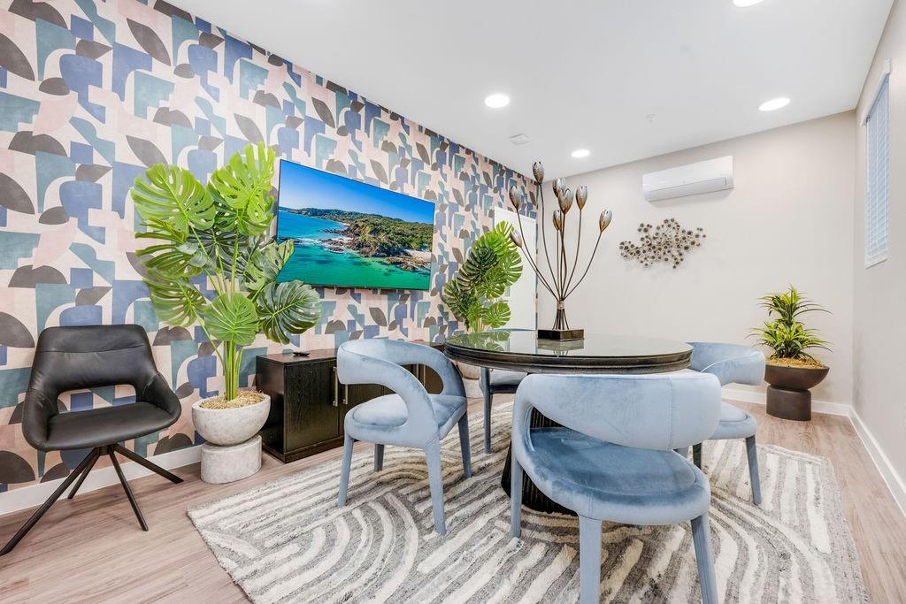 Hoods J T - Residential Lease