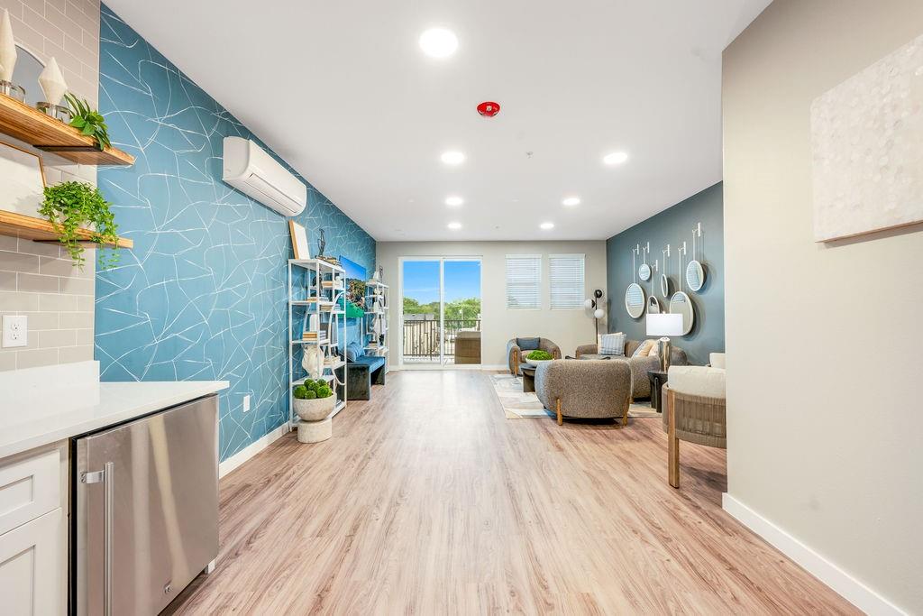 Hoods J T - Residential Lease