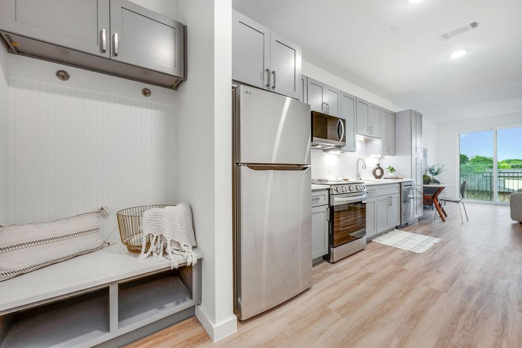 Hoods J T - Residential Lease