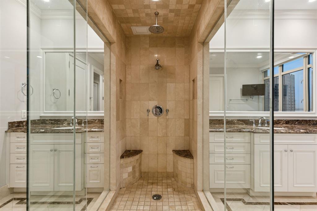 RESIDENCES CONDO IN UPTOWN - Residential