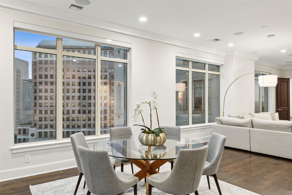 RESIDENCES CONDO IN UPTOWN - Residential