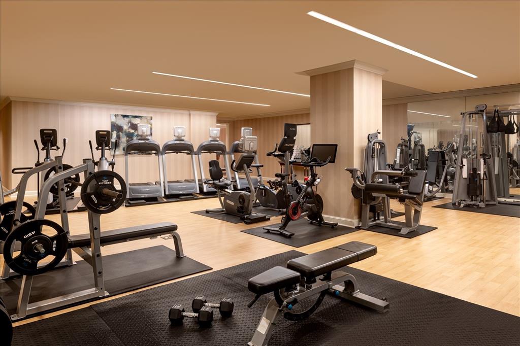 RESIDENCES CONDO IN UPTOWN - Residential