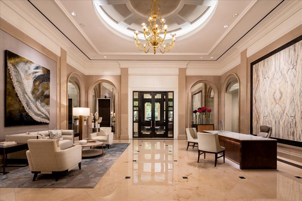 RESIDENCES CONDO IN UPTOWN - Residential