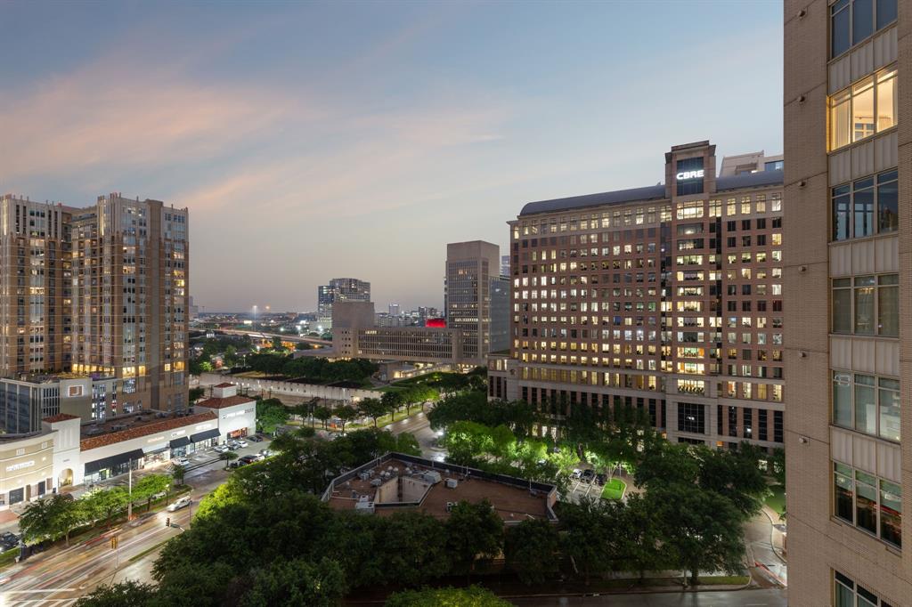 RESIDENCES CONDO IN UPTOWN - Residential