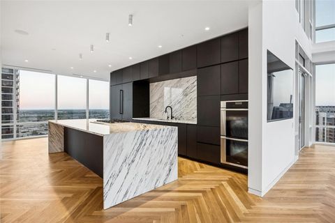 Tiny photo for 2430 Victory Park Lane #2509, Dallas, TX 75219 (MLS # 21075961)