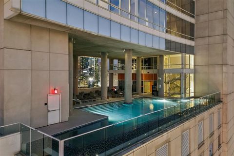 Tiny photo for 2430 Victory Park Lane #2509, Dallas, TX 75219 (MLS # 21075961)