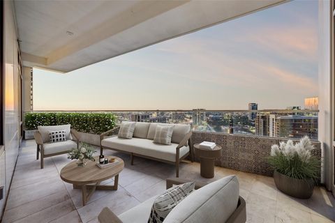 Tiny photo for 2430 Victory Park Lane #2509, Dallas, TX 75219 (MLS # 21075961)