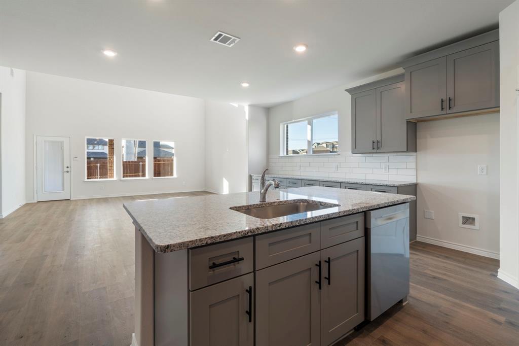 3674 Zenith Drive