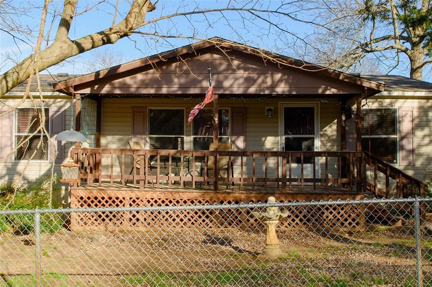 Escape to Gordonville, Tx and discover your Lake Texoma Retreat! This beautifully maintained 3 bedroom 2 bathroom home is situated on an oversized, corner lot, and feet away from COE land! Entering the front, you'll find an open concept living area that flows seamlessly into the kitchen, complete with updated appliances and ample storage. The generous master suite offers an ensuite bathroom, while two additional bedroom provide flexibly for family, guests, or a home office. Outside you'll find a large workshop that provides additional storage and workspace, with an overhang to park a boat, kayaks etc... Whether you're seeking a full time residence or a lucrative Airbnb, VRBO rental, this property is a must see. Located near Rock Creek, Cedar Mills Marina, Casinos, and one hour from Frisco.