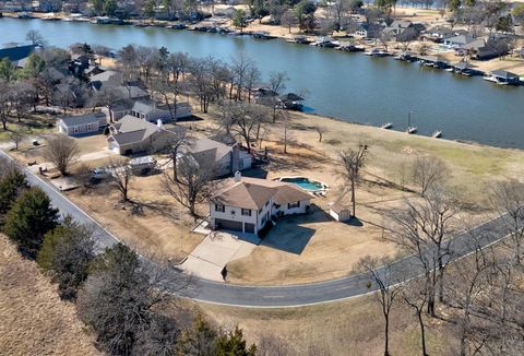 A home in Lake Kiowa