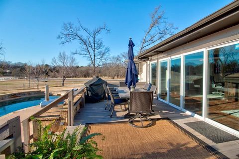 A home in Lake Kiowa