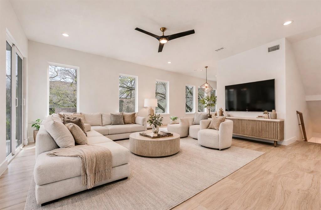 Z E COOMBS WEST END - Residential