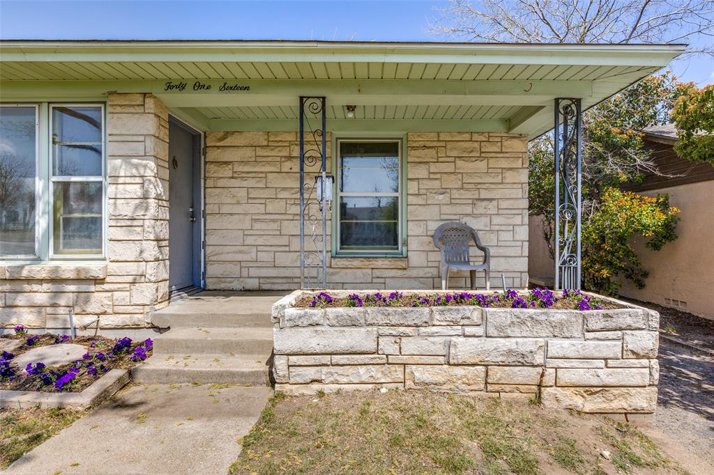 4116 Locke Avenue