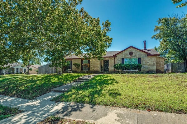 1202 CANYON OAKS DR, LANCASTER, TX 75146 - Image b0a2f4c7defc7e2d25082f058c8a11b9/1508635754