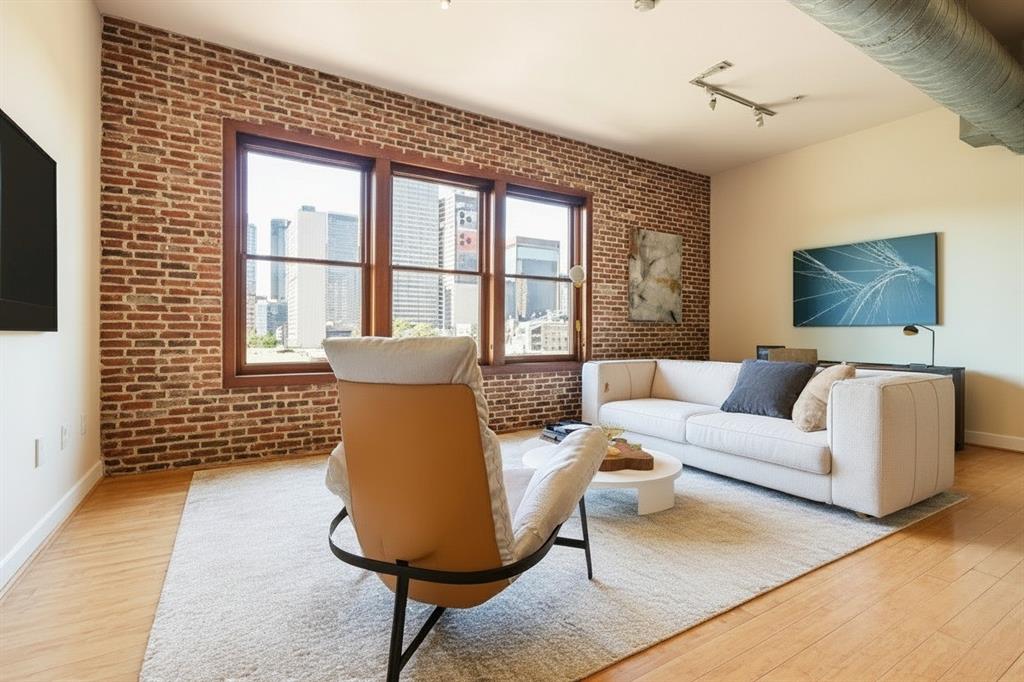 Live Oak Lofts Condo - Residential