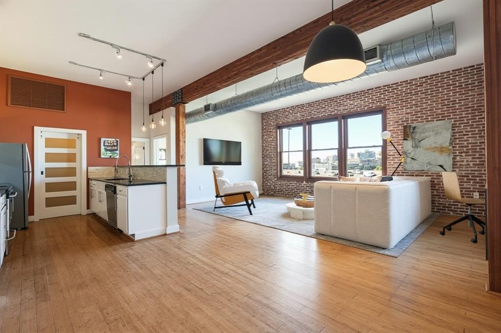 Live Oak Lofts Condo - Residential