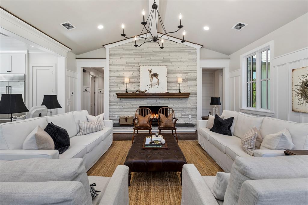 2512 Alta Mira Drive