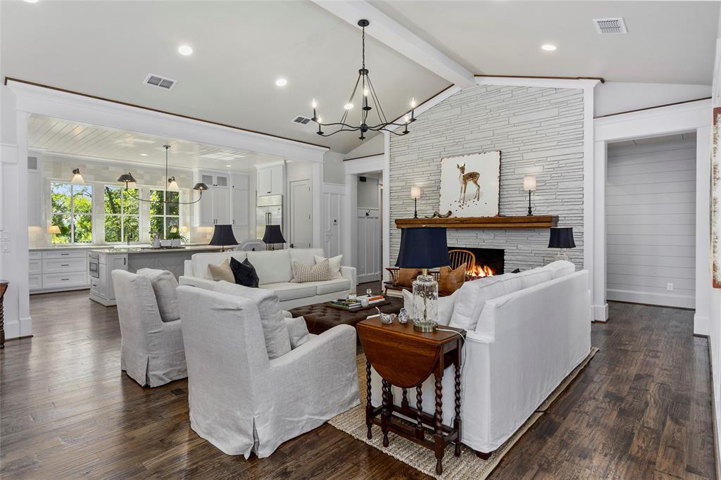 2512 Alta Mira Drive