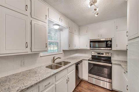 2833 Kingsbury Avenue, Richland Hills, TX 76118 - #: 20908276