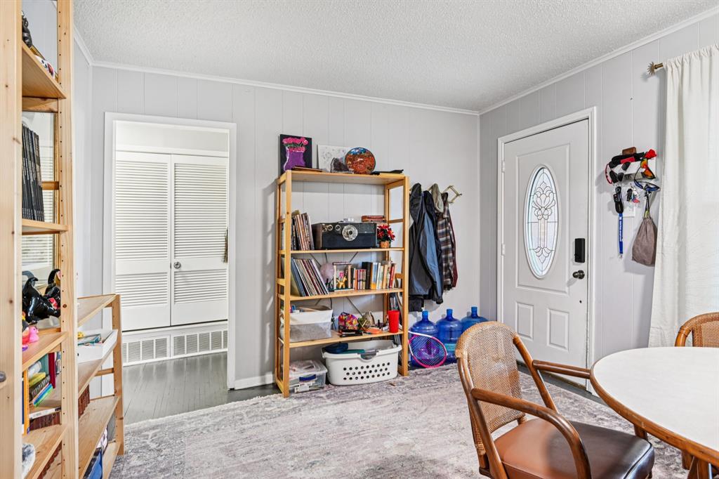 6220 Walnut Drive