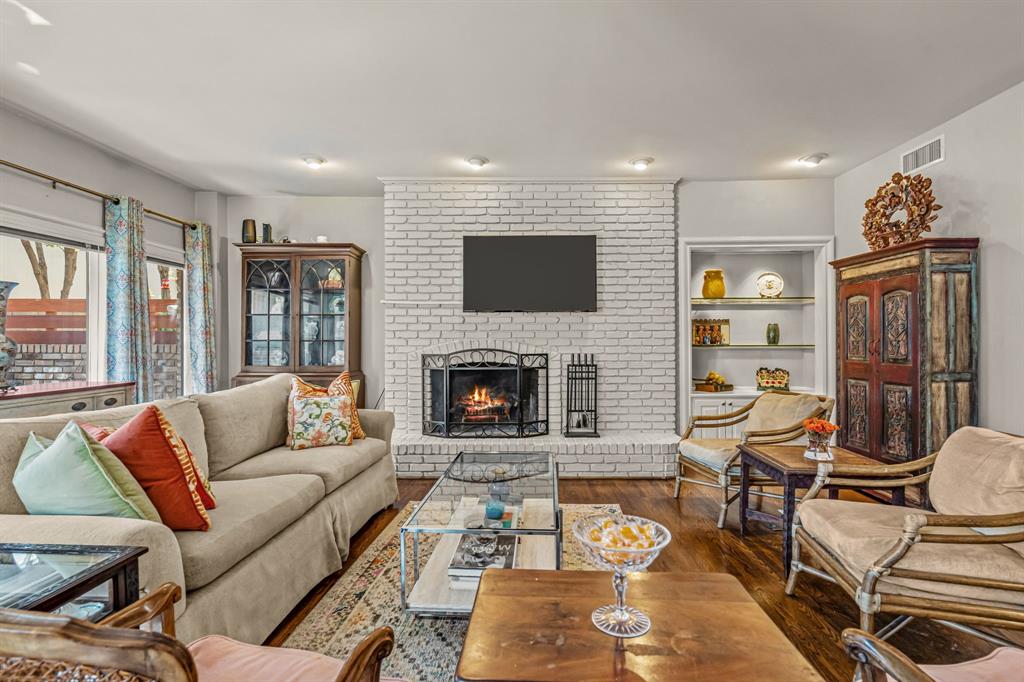 2129 Fountain Square Drive