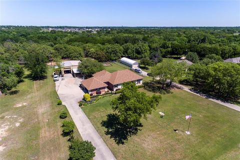 124 Plantation Oaks Court Springtown TX 76082