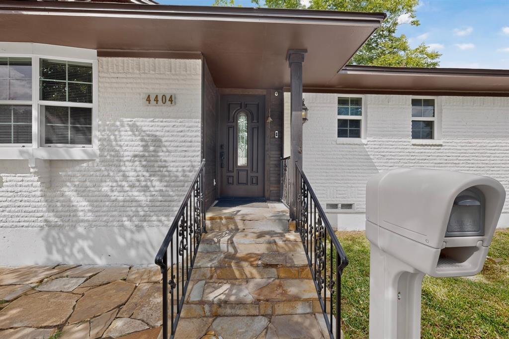 Photo of 4404 Astor Road, Mesquite, TX 75150 (MLS # 21338304)