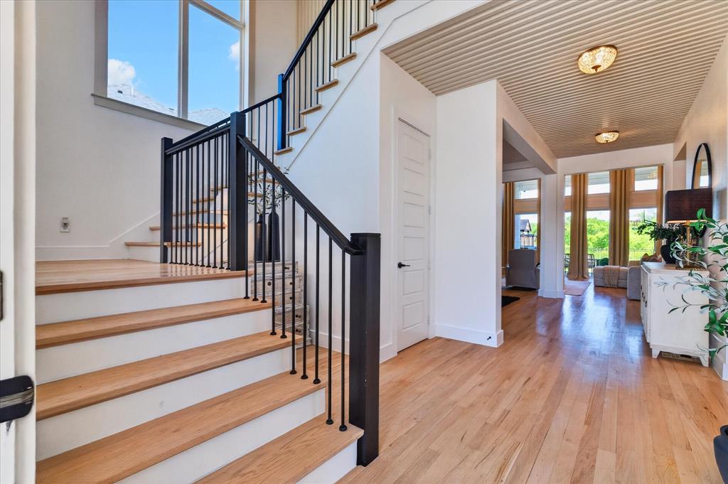 3320 Crescent Lane