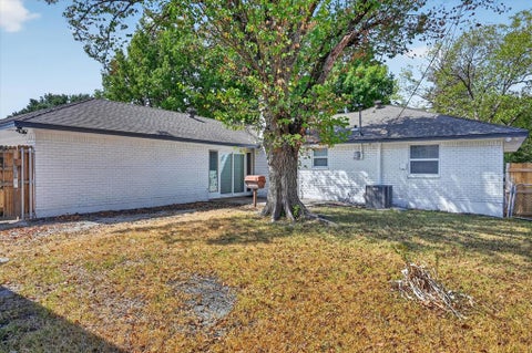 Tiny photo for 906 Pinedale Lane, Dallas, TX 75241 (MLS # 21396562)
